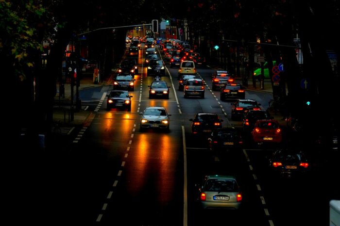 Autos bei Nacht