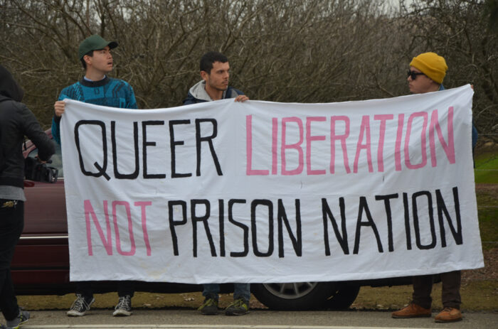 Foto eines Demotranspis: Queer Liberation not prison nation