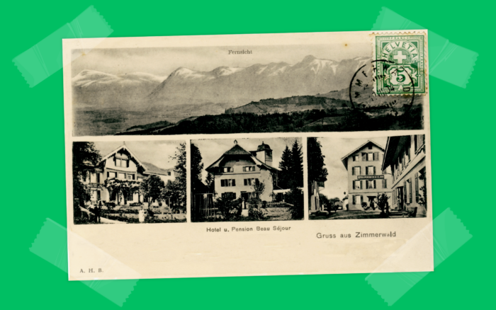 Eine vergilbte Schwarzweißpostkarte, auf der mehrere Fotos eines älteren Hauses und eine Alpenlandschaft zu sehen sind, außerdem eine gestempelte Schweizer Briefmarke und die Aufschrift "Gruß aus Zimmerwald"