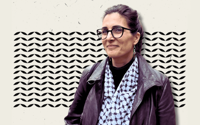 Reem Hazzan vor einem Muster