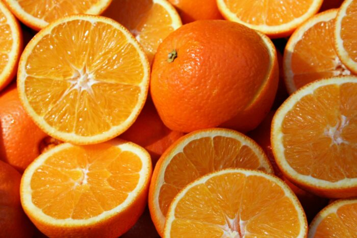 Nahaufnahme von geschnittenen Orangen