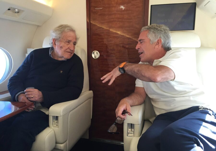 Noam Chomsky und Jeffrey Epstein sitzen in einem Flugzeug und unterhalten sich