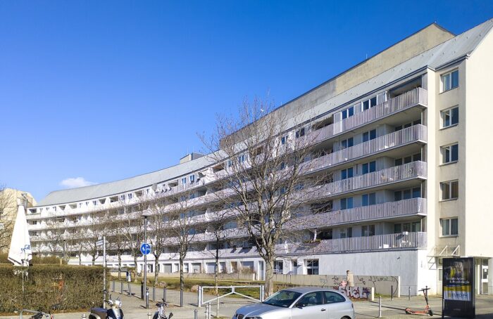 Ein großer Wohngebäudekomplex